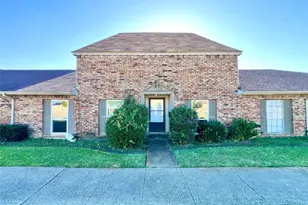 19 W Mountain Creek Dr, Grand Prairie, TX 75052 - Photo 1