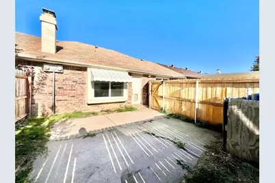 19 W Mountain Creek Drive, Grand Prairie, TX 75052 - Photo 11