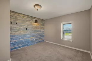 405 S Hannaford St, Granbury, TX 76048 - Photo 9