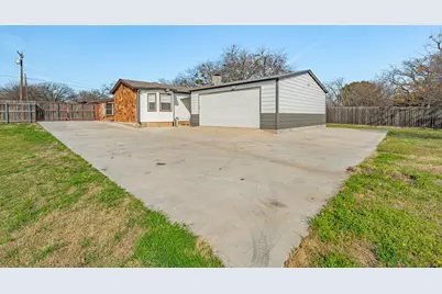405 S Hannaford Street, Granbury, TX 76048 - Photo 29