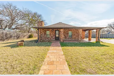405 S Hannaford Street, Granbury, TX 76048 - Photo 3