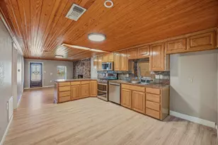 405 S Hannaford St, Granbury, TX 76048 - Photo 13