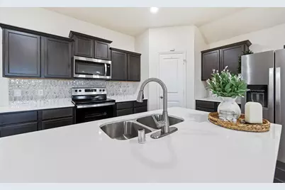 1012 Grand View Drive, Ennis, TX 75119 - Photo 9