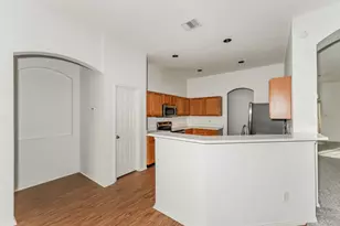 5051 Showdown Ln, Grand Prairie, TX 75052 - Photo 11