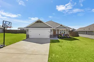 103 Olivia St, Hillsboro, TX 76645 - Photo 3