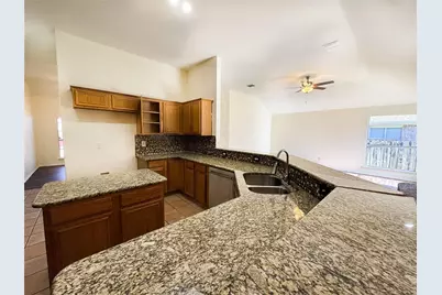 1020 Bonanza Drive, Arlington, TX 76001 - Photo 5