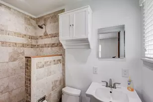 8730 Gladwood Ln, Dallas, TX 75243 - Photo 11