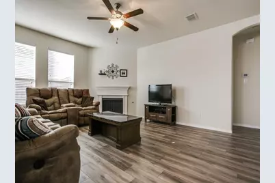 512 Anchor Way, Crowley, TX 76036 - Photo 9