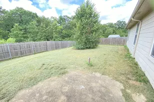 8016 Meadow View Tr, Fort Worth, TX 76120 - Photo 23