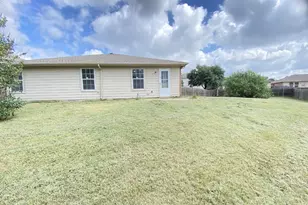 8016 Meadow View Tr, Fort Worth, TX 76120 - Photo 25