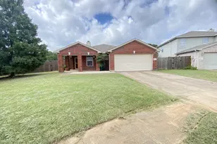 8016 Meadow View Tr, Fort Worth, TX 76120 - Photo 1
