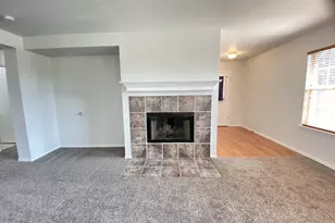 8016 Meadow View Tr, Fort Worth, TX 76120 - Photo 7