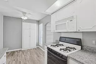 15931 Stillwood St, Dallas, TX 75248 - Photo 9