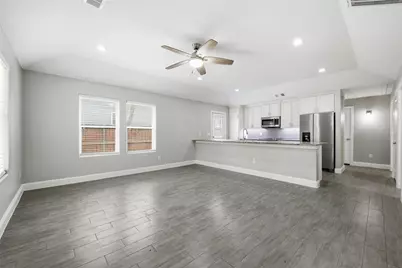 929 W Collins Street, Denison, TX 75020 - Photo 3