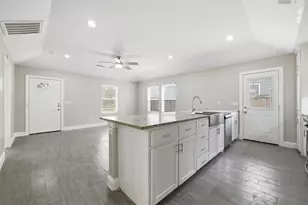 929 W Collins St, Denison, TX 75020 - Photo 9