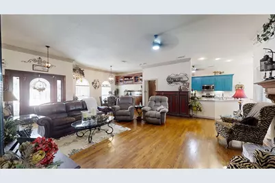 3121 Cliffview Court, Granbury, TX 76048 - Photo 3