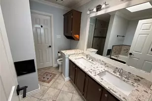 4216 Phoenix Dr, Carrollton, TX 75010 - Photo 9