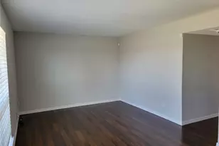 35 E Mountain Ln, Grand Prairie, TX 75052 - Photo 3