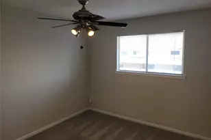 35 E Mountain Ln, Grand Prairie, TX 75052 - Photo 13