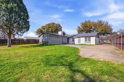 8142 Clear Springs Road, Dallas, TX 75240 - Photo 19