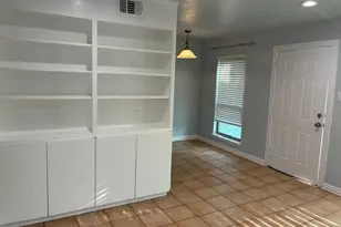 425 S Oak St, Arlington, TX 76010 - Photo 3