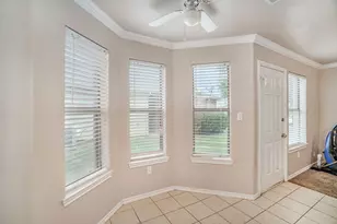 542 Mast Ct, Crowley, TX 76036 - Photo 3