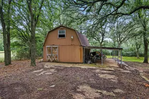 127 Pleasant Valley Ln, Weatherford, TX 76087 - Photo 31