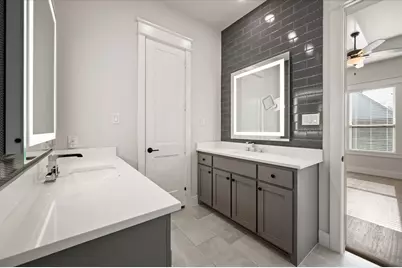 449 Jones Street, Grapevine, TX 76051 - Photo 13