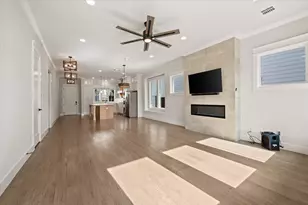 449 Jones St, Grapevine, TX 76051 - Photo 9
