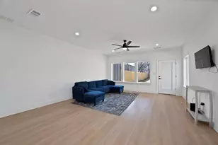 1405 Barry Ave, Dallas, TX 75223 - Photo 7