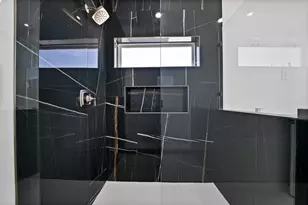 1405 Barry Ave, Dallas, TX 75223 - Photo 25