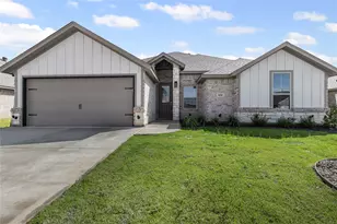 624 Jameson St, Springtown, TX 76082 - Photo 1