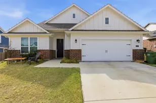 801 Taliaferro Trl, Springtown, TX 76082 - Photo 1