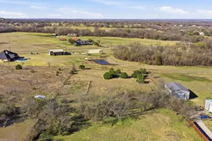 321 E Woody Creek Ct, Springtown, TX 76082 - Photo 9