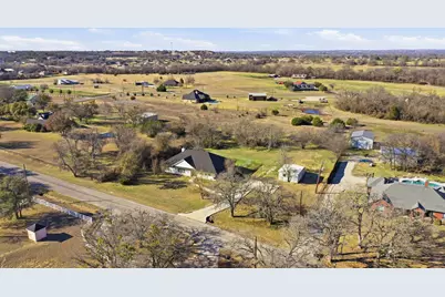 321 E Woody Creek Court, Springtown, TX 76082 - Photo 11