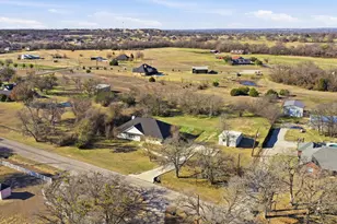 321 E Woody Creek Ct, Springtown, TX 76082 - Photo 11