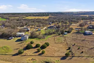 321 E Woody Creek Ct, Springtown, TX 76082 - Photo 5