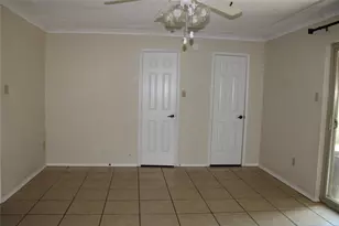 615 Renfro St, Burleson, TX 76028 - Photo 9