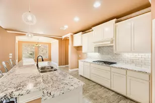 3414 Fountain Way, Granbury, TX 76049 - Photo 11