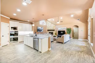 3414 Fountain Way, Granbury, TX 76049 - Photo 7