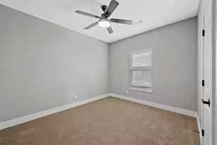 527 W Walker St, Denison, TX 75020 - Photo 11