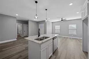 527 W Walker St, Denison, TX 75020 - Photo 7