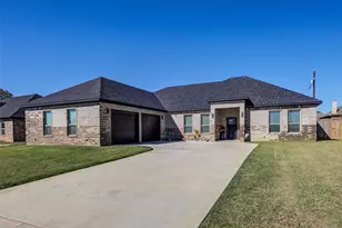 2205 Briarwood Dr, Bridgeport, TX 76426 - Photo 3
