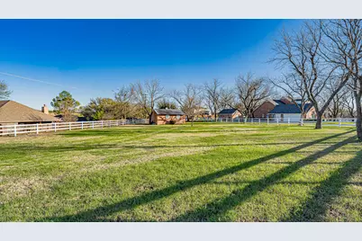 5615 Equestrian Court, Granbury, TX 76049 - Photo 37