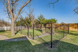 5615 Equestrian Ct, Granbury, TX 76049 - Photo 11