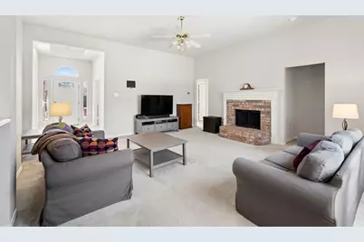 409 Kyle Lane, Lewisville, TX 75067 - Photo 9