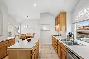 409 Kyle Ln, Lewisville, TX 75067 - Photo 11