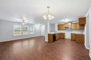 709 W Madison St, Ennis, TX 75119 - Photo 5