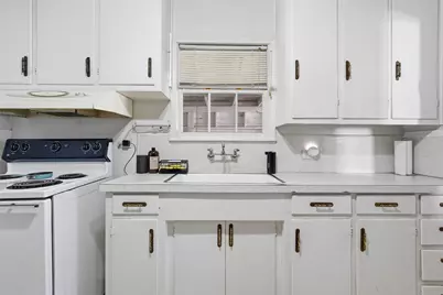 1503 W 10th Street, McGregor, TX 76657 - Photo 5