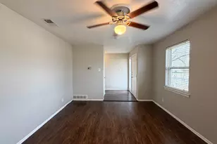 304 Clary Dr, Mesquite, TX 75149 - Photo 5